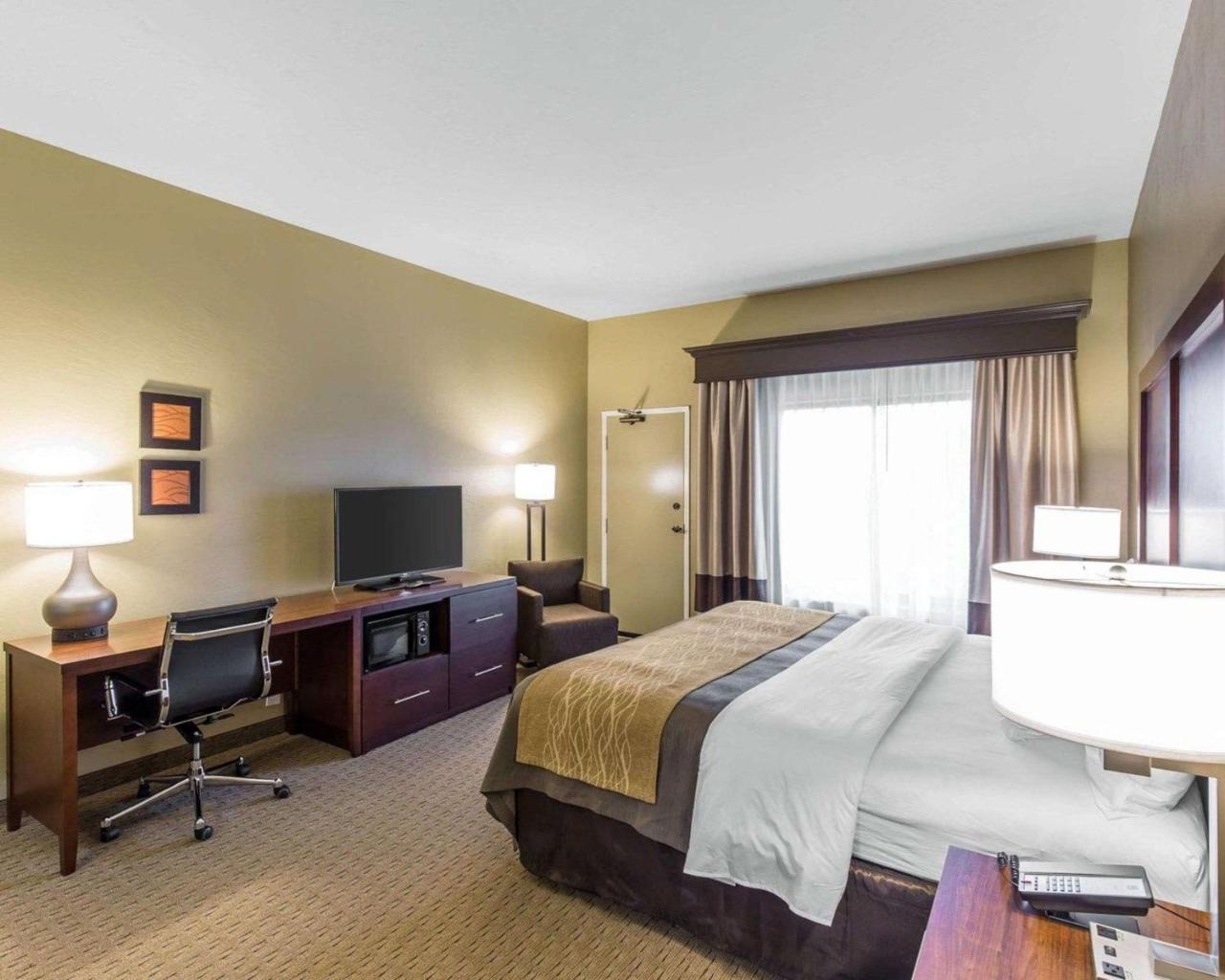 Tollgate Inn Нейплс Экстерьер фото